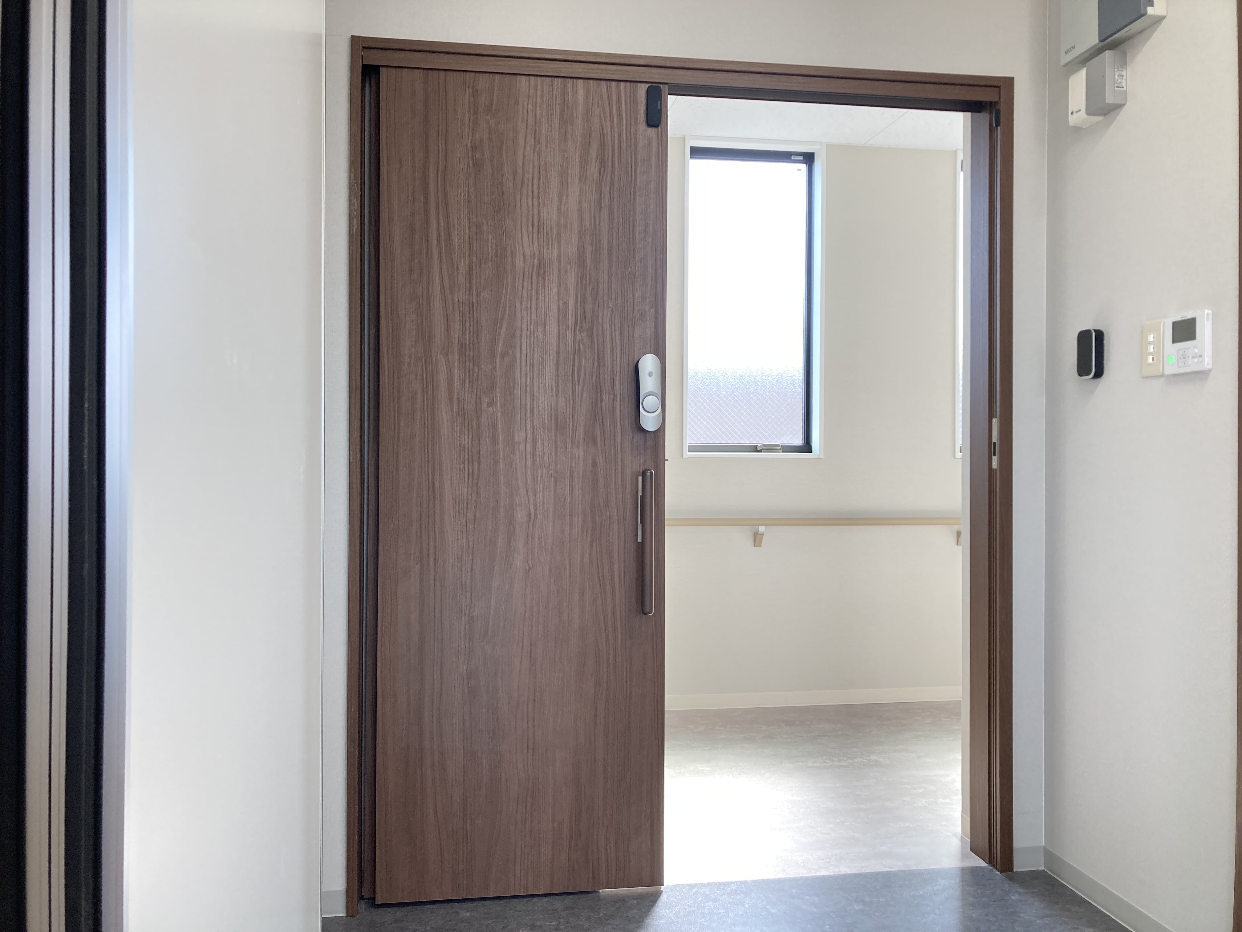 スライドドア(バリアフリー)